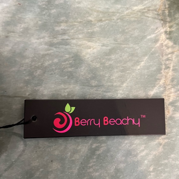 Berry Beachy Animal Print Bikini Top NWT - Picture 6 of 6